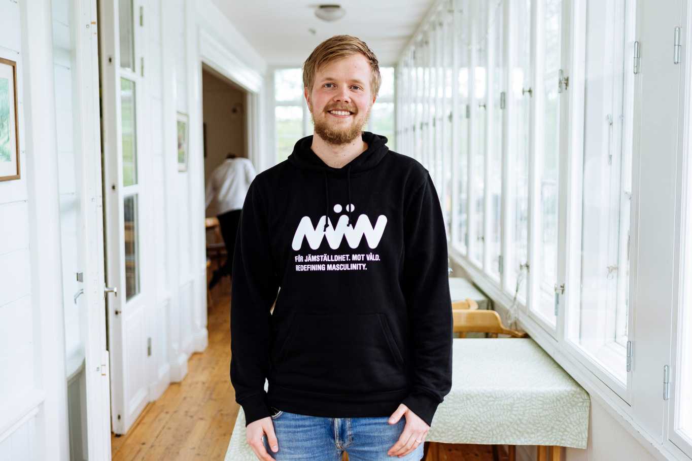 Gunnar Nordström, 24, medlem i MÄN Västerås, började som chattvolontär när han pluggade till socionom. I dag arbetar han som skolkurator.